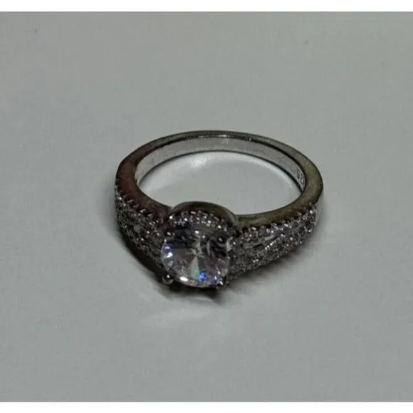 925 STERLING SILVER CZ RING SIZE 5